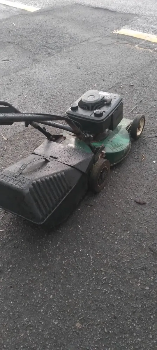 Push lawnmower running very well price too sell - Image 4