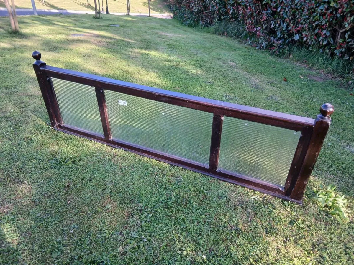 Glass Pub Partition - Image 2