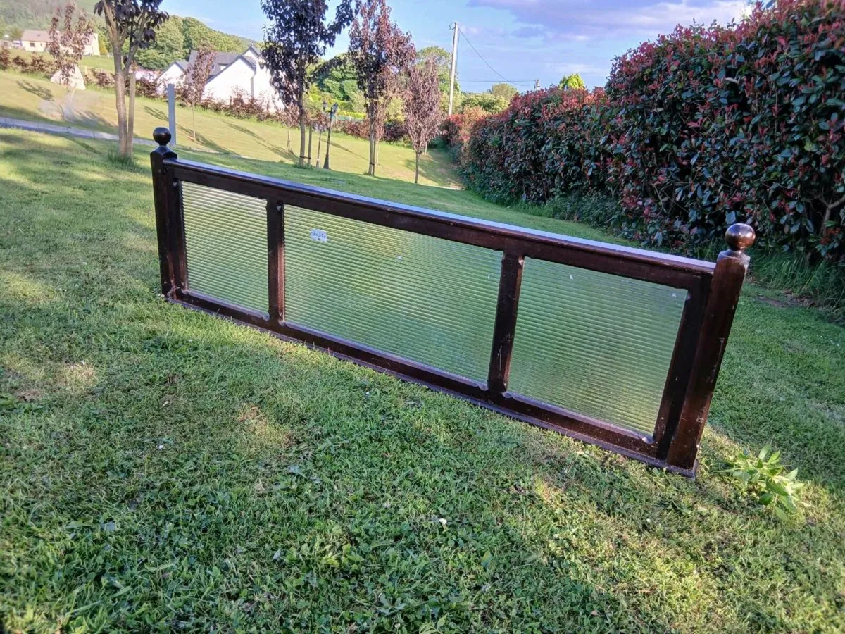 Glass Pub Partition - Image 1