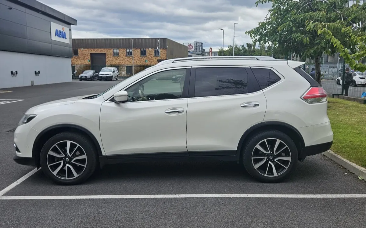 XTRAIL Automatic 7 seater - Image 3