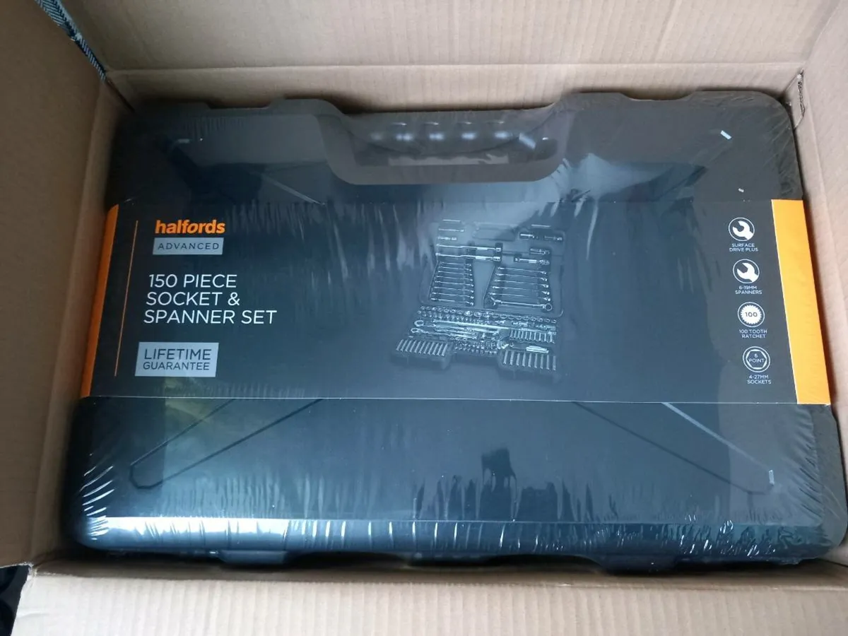 Brand new in box 150 pce Halfords socket set - Image 1