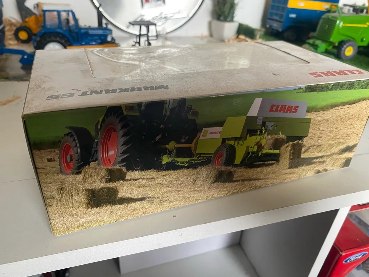 Claas markant 65 1:32 scale baler - Image 2