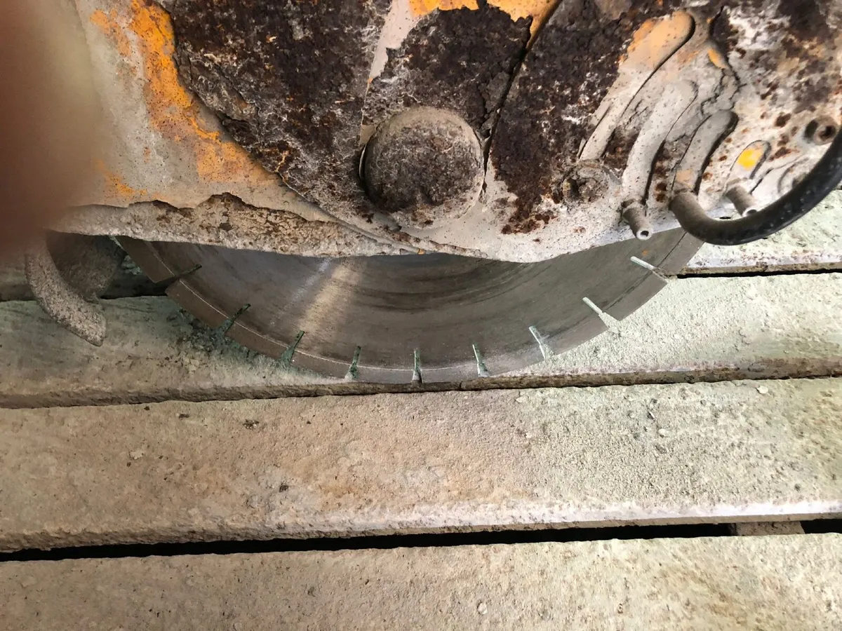 Stone cutting saw - Image 3