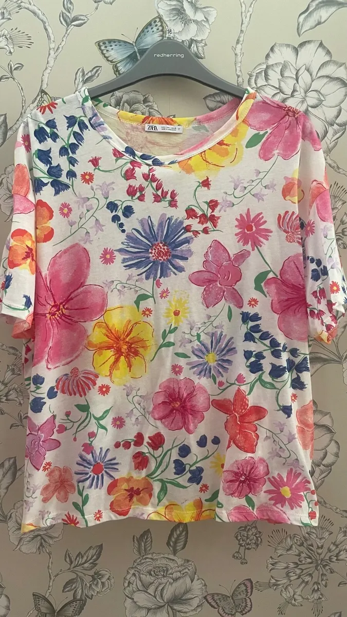 Women’s Zara top large - Image 2