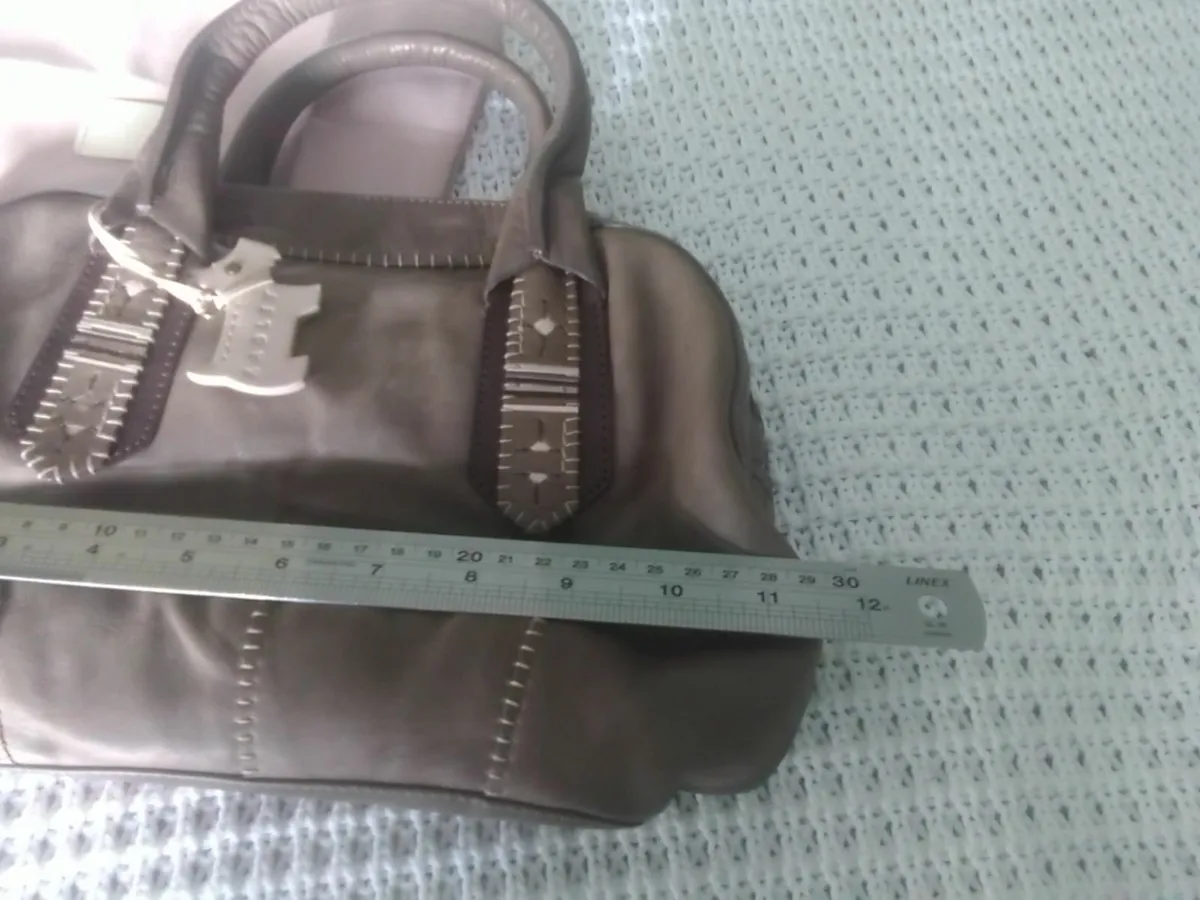 RADLEY BROWN LEATHER HANDBAG AS NEW - Image 3