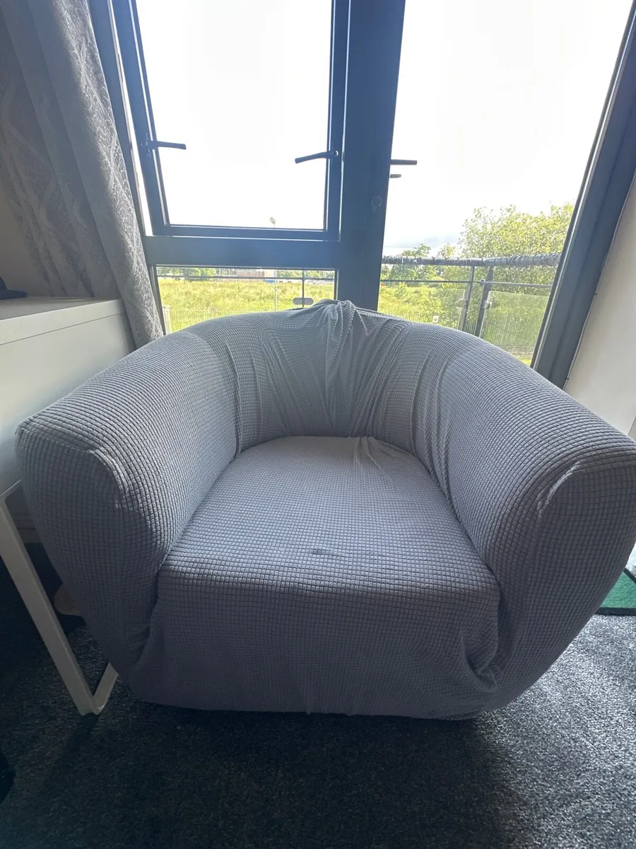 Single seat sofa