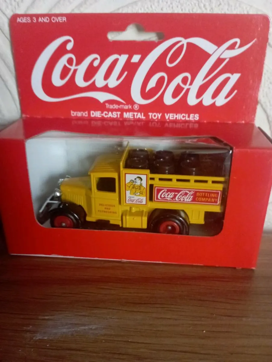 COCA COLA DIECAST MODLES TRUCKS - Image 3