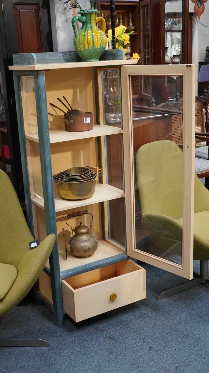 🪟 Display Cabinet with Drawer - Image 3