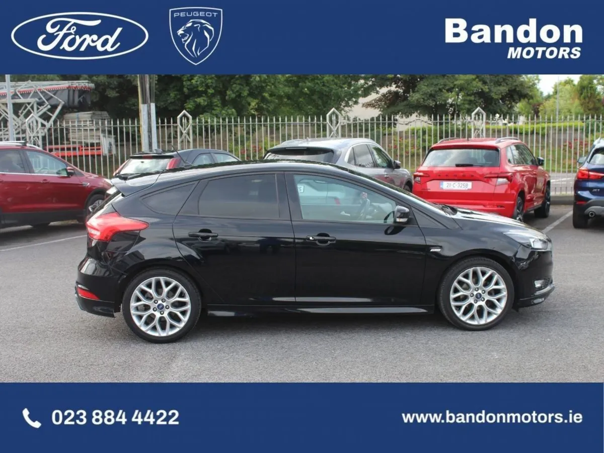 Ford Focus Focus St-line St-line Navigation T Eco - Image 4