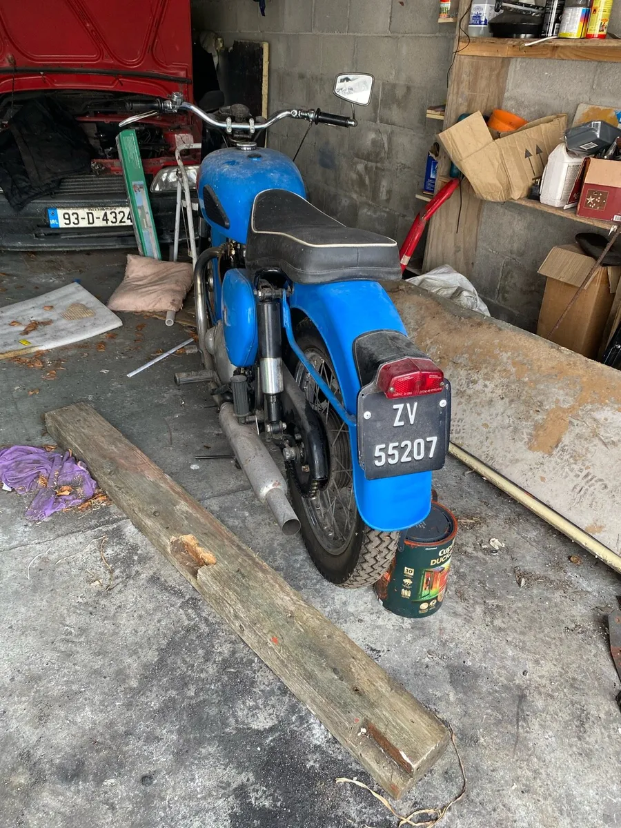 Antique BSA Motorbike - Image 4