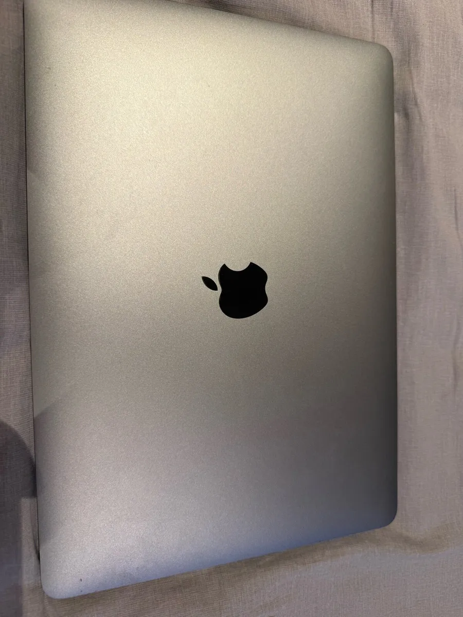 MacBook Air M1 chip 256gb Space grey like New. - Image 2
