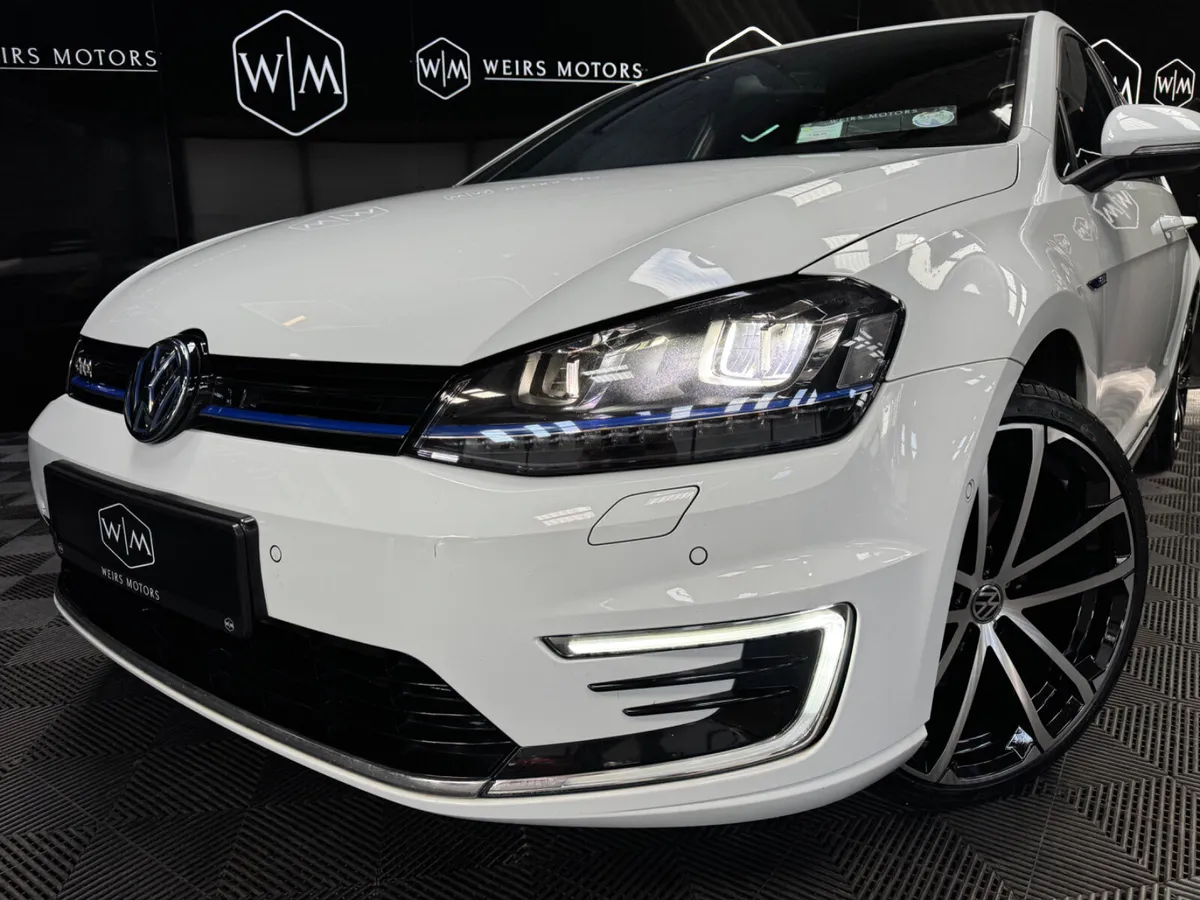 Volkswagen Golf GTE/LOW MILLAGE 98,052km - Image 3