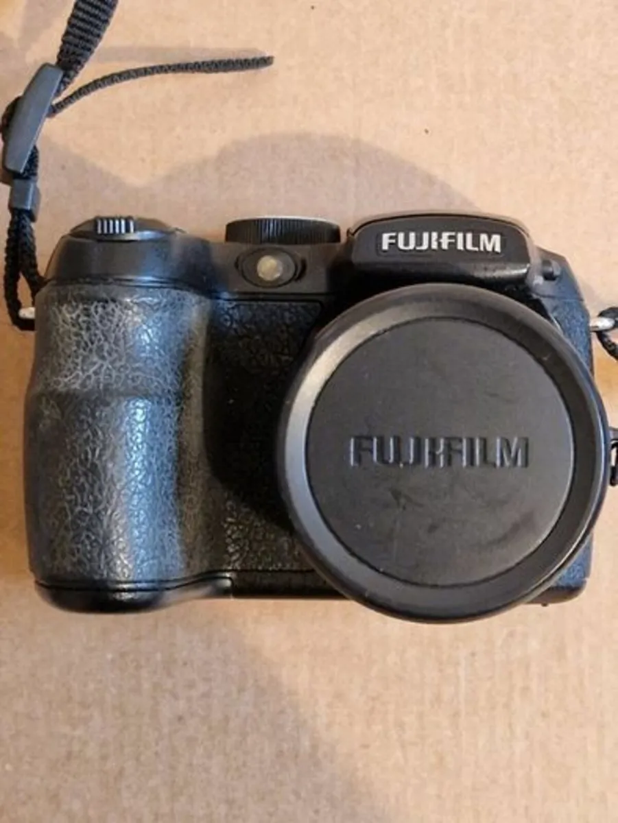 Fujifilm Finepix S1500 in excellent condition - Image 1