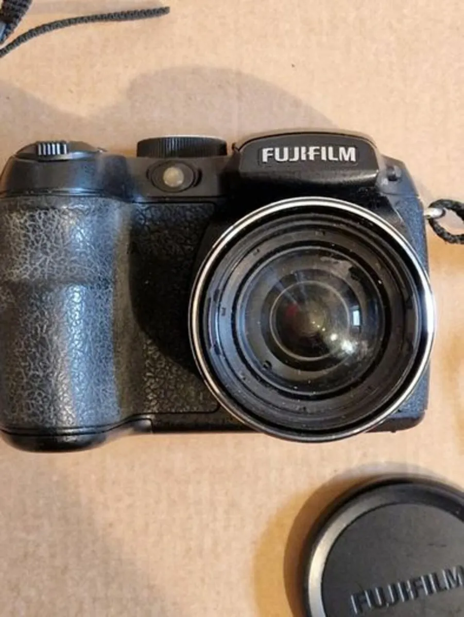 Fujifilm Finepix S1500 in excellent condition - Image 2
