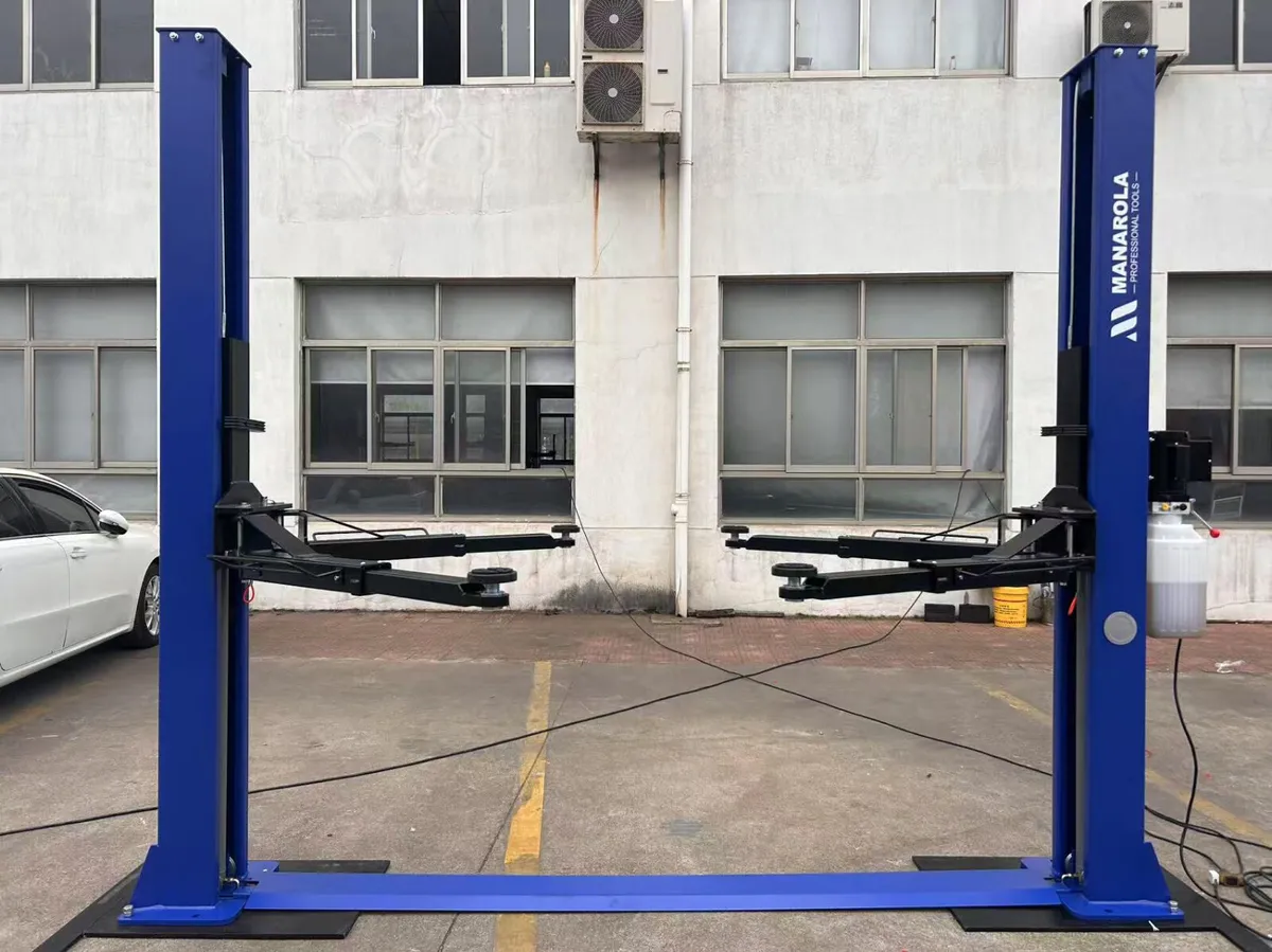 Manarola 4 Ton 2 Post Car Lift - Image 1