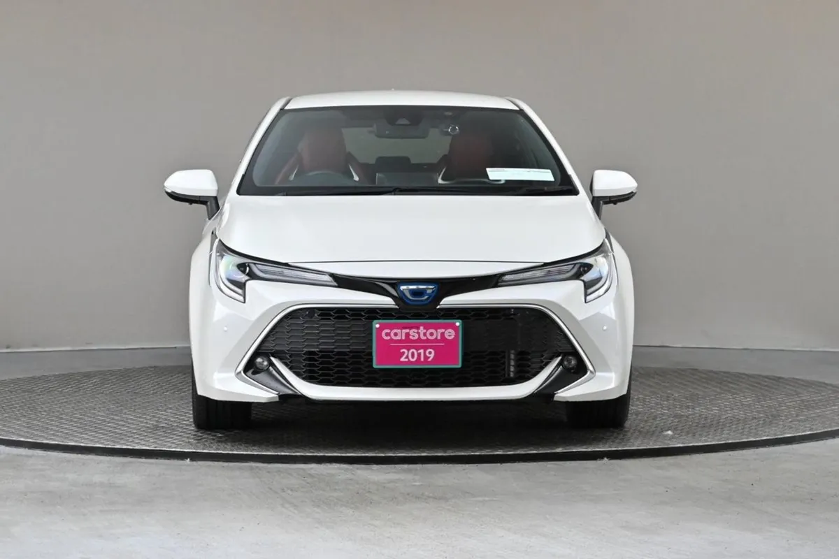 Toyota Corolla 1.8 Hybrid Sport 5DR  2tone Int sp - Image 2