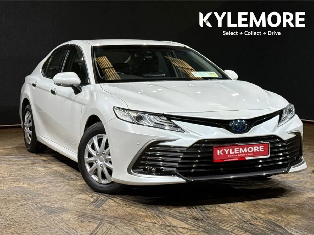 Toyota Camry 2.5 Hybrid Automatic - Reverse Camera - Image 1
