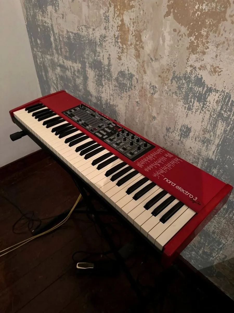 Nord Electro 3 61-Key Keyboard Full Accessories - Image 1