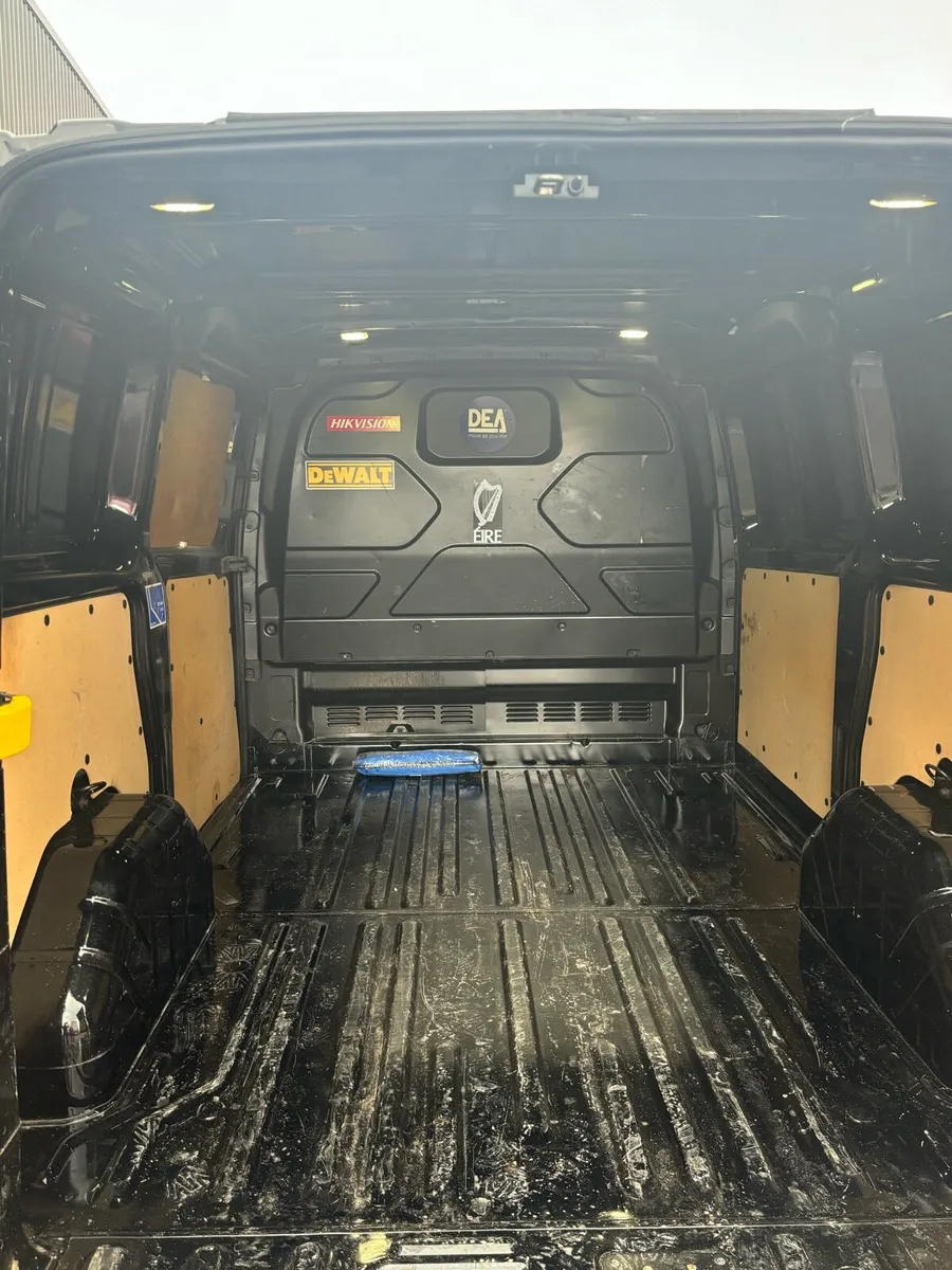 181 Ford Transit - Image 4