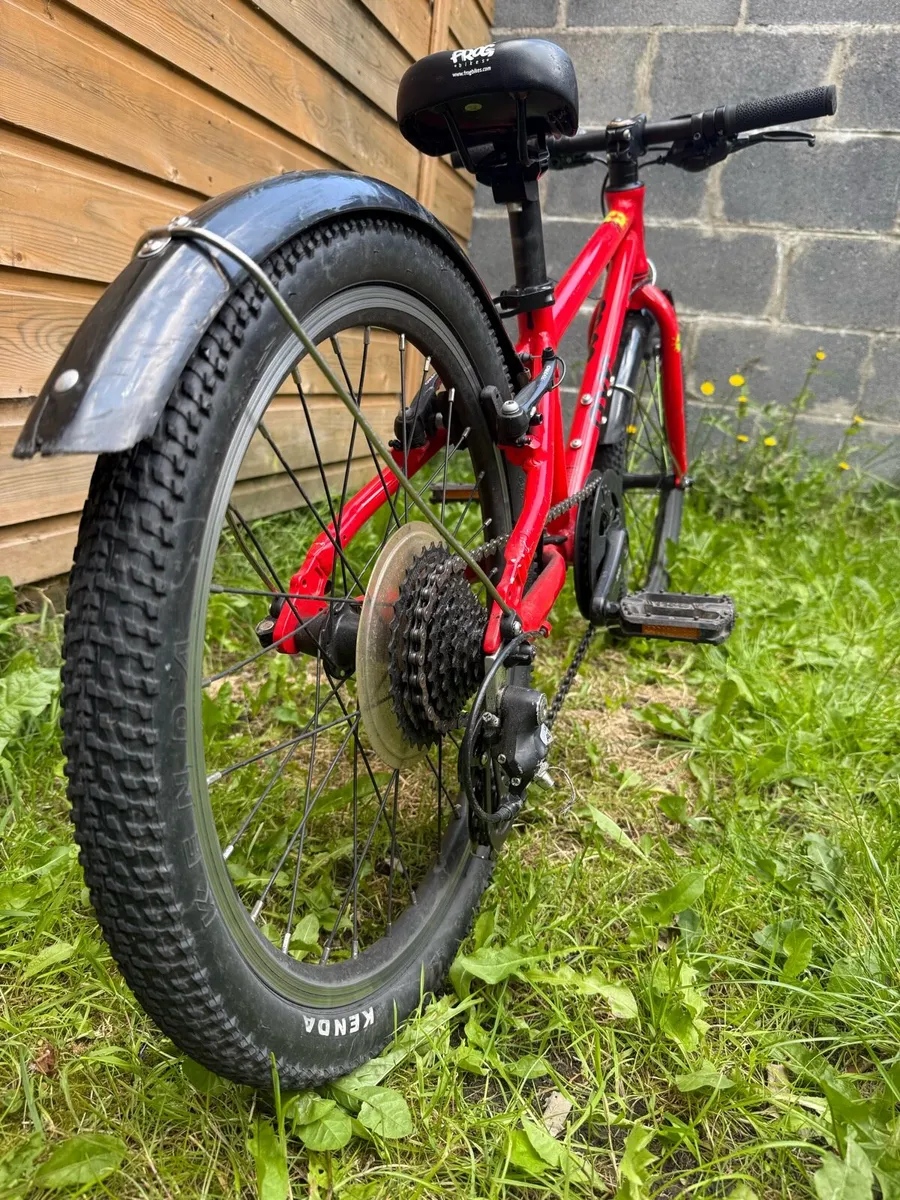 Frog 52 Hybrid Bike - Image 1