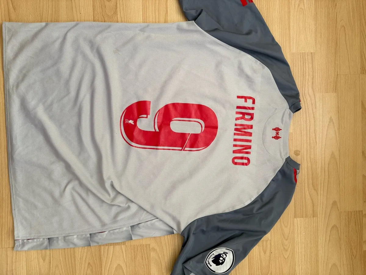Men’s Liverpool football jersey size xl 2018-2019 - Image 4