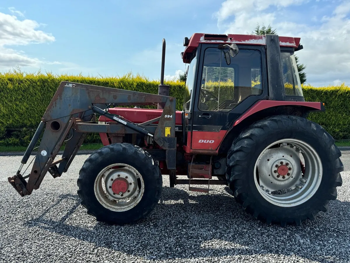 Case international 895 xl 4wd & loader - Image 1