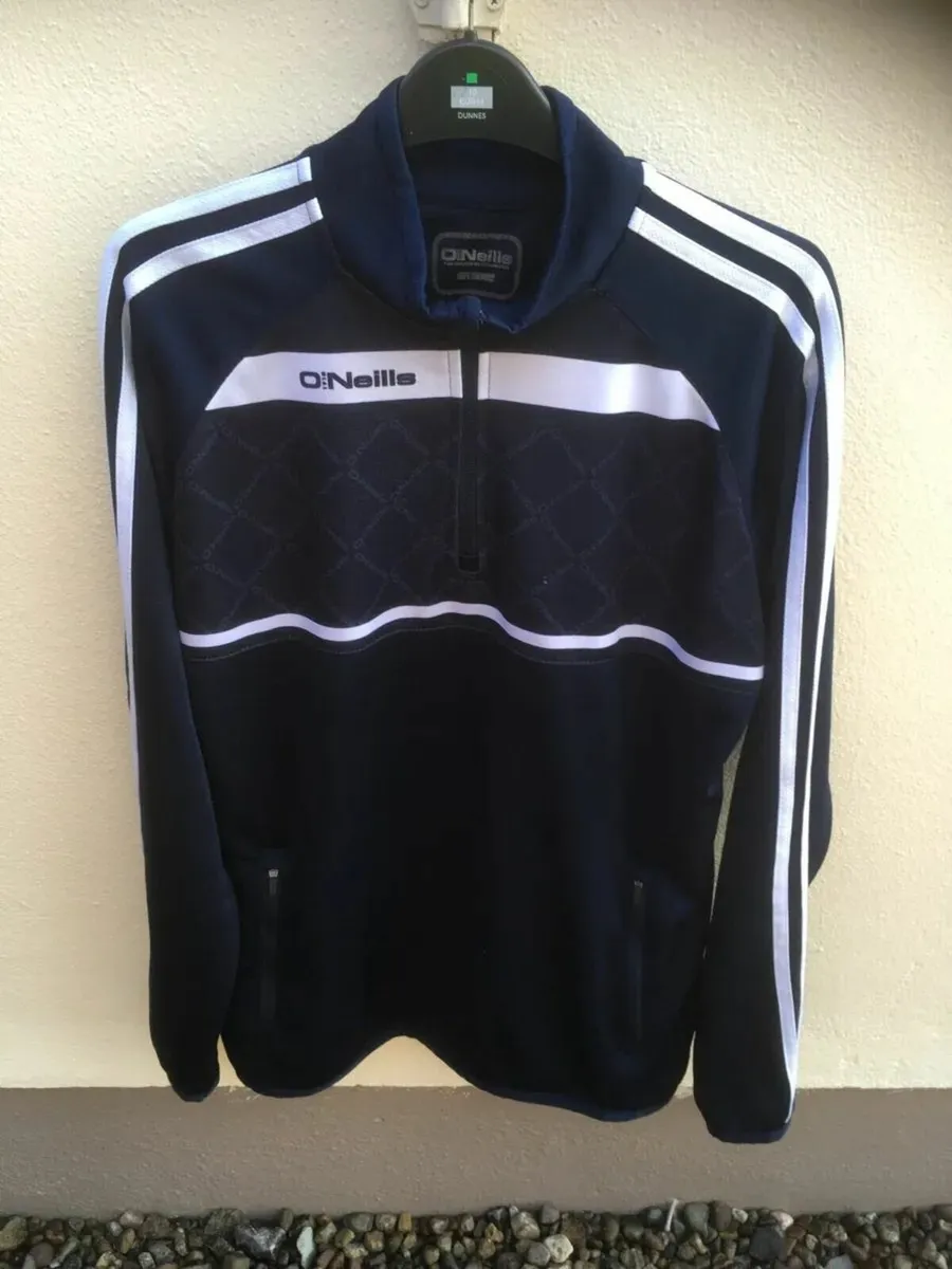 O'Neills Top, Size Medium - Image 1