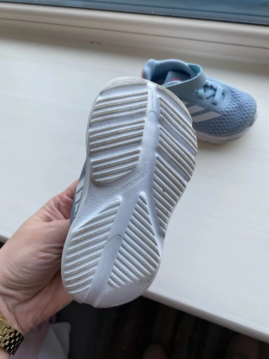 Adidas baby girl runners size 4k - Image 2