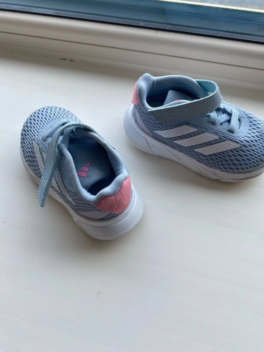Adidas baby girl runners size 4k - Image 4