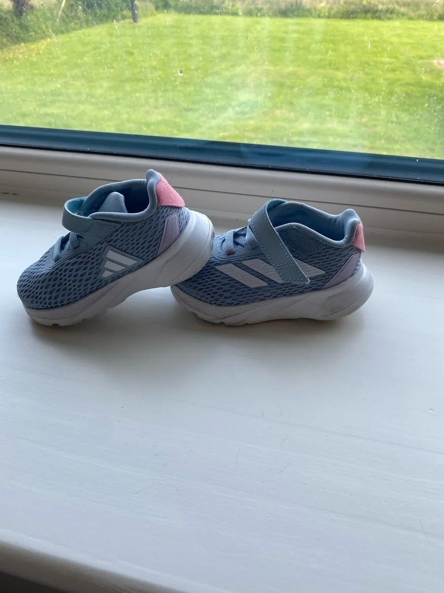 Adidas baby girl runners size 4k - Image 1