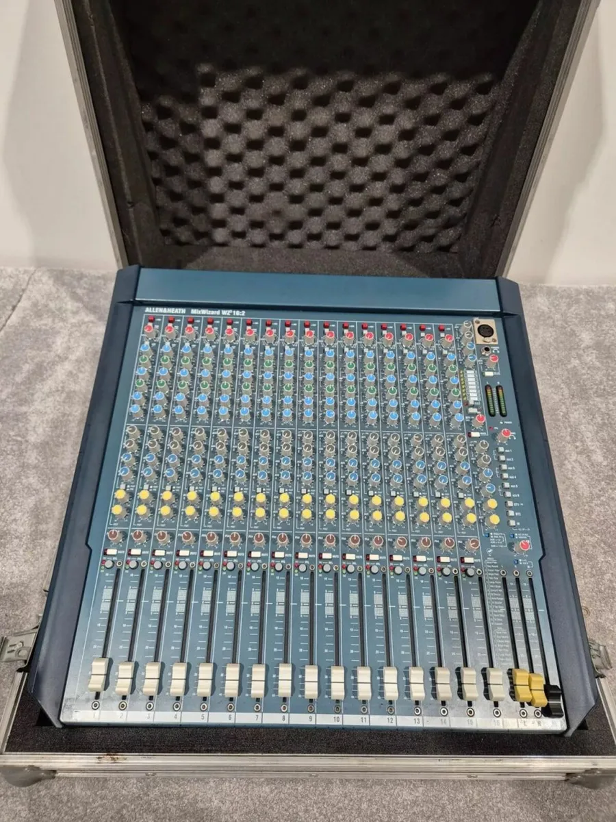 Allen & Heath Mix Wizard WZ3 16:2 Mixer w/ case - Image 1