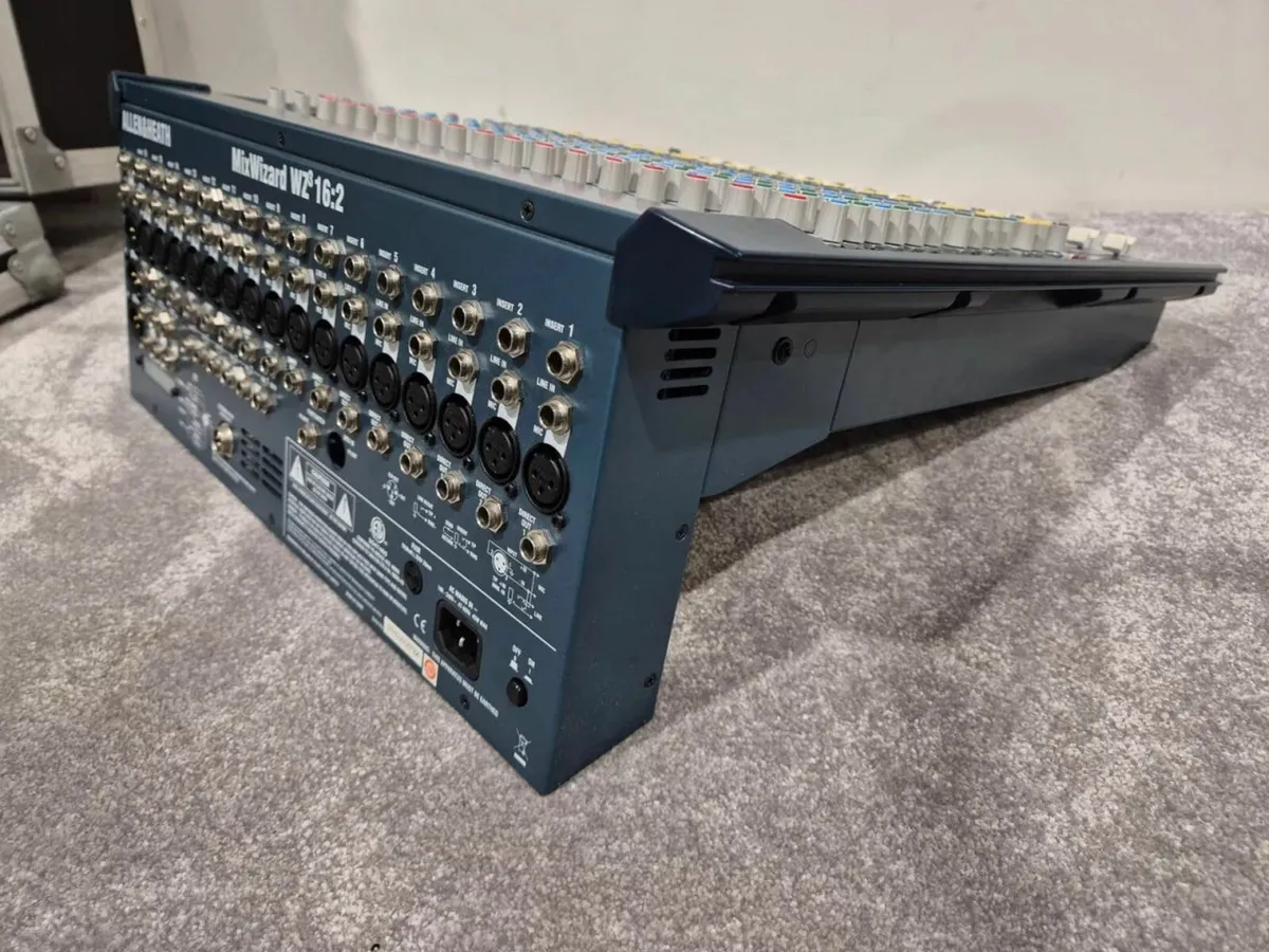 Allen & Heath Mix Wizard WZ3 16:2 Mixer w/ case - Image 2
