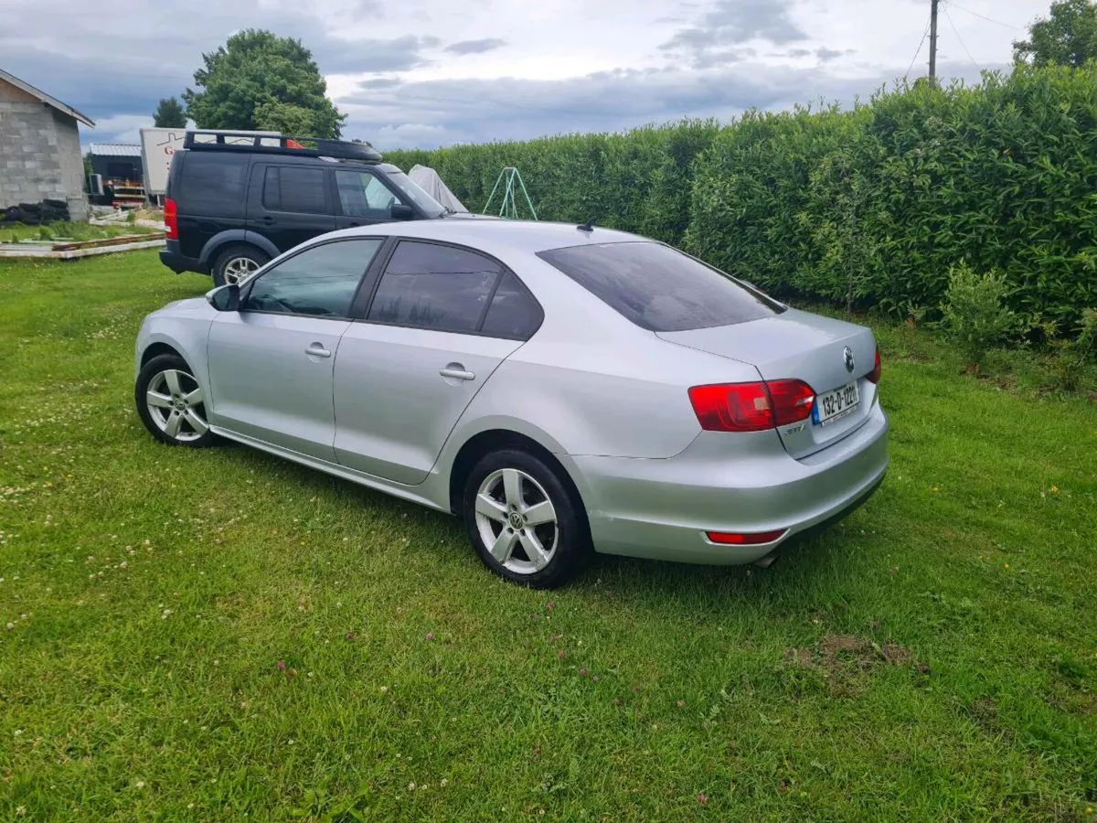Volkswagen Jetta 2013 - Image 3