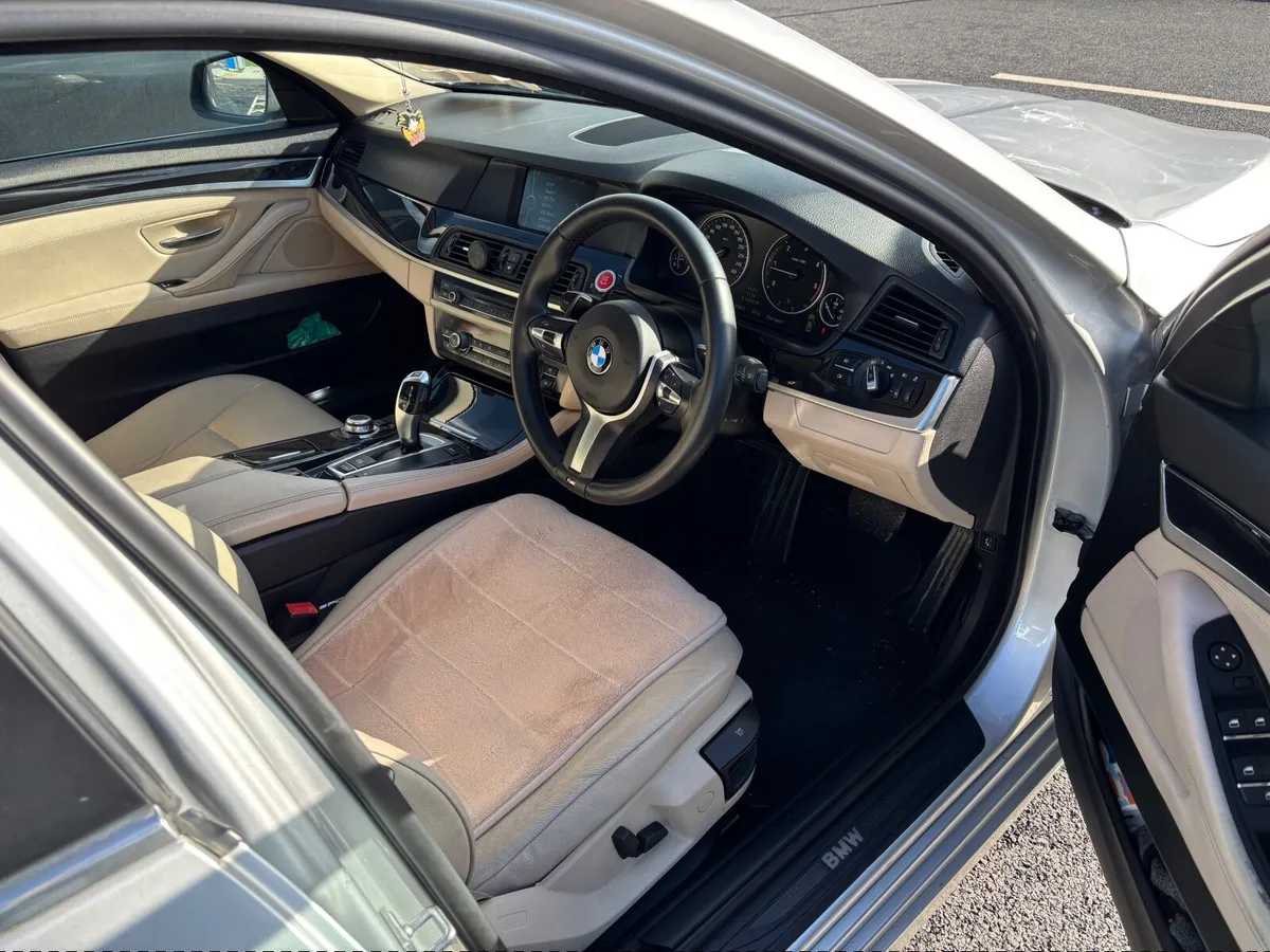 BMW 5-Series 2011 - Image 4