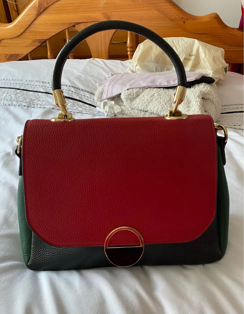 Beautiful Handbag with unusual colour design - Image 4