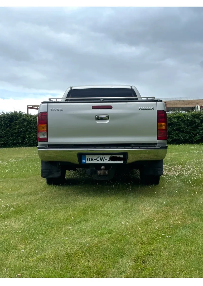 Toyota Hilux - Image 2