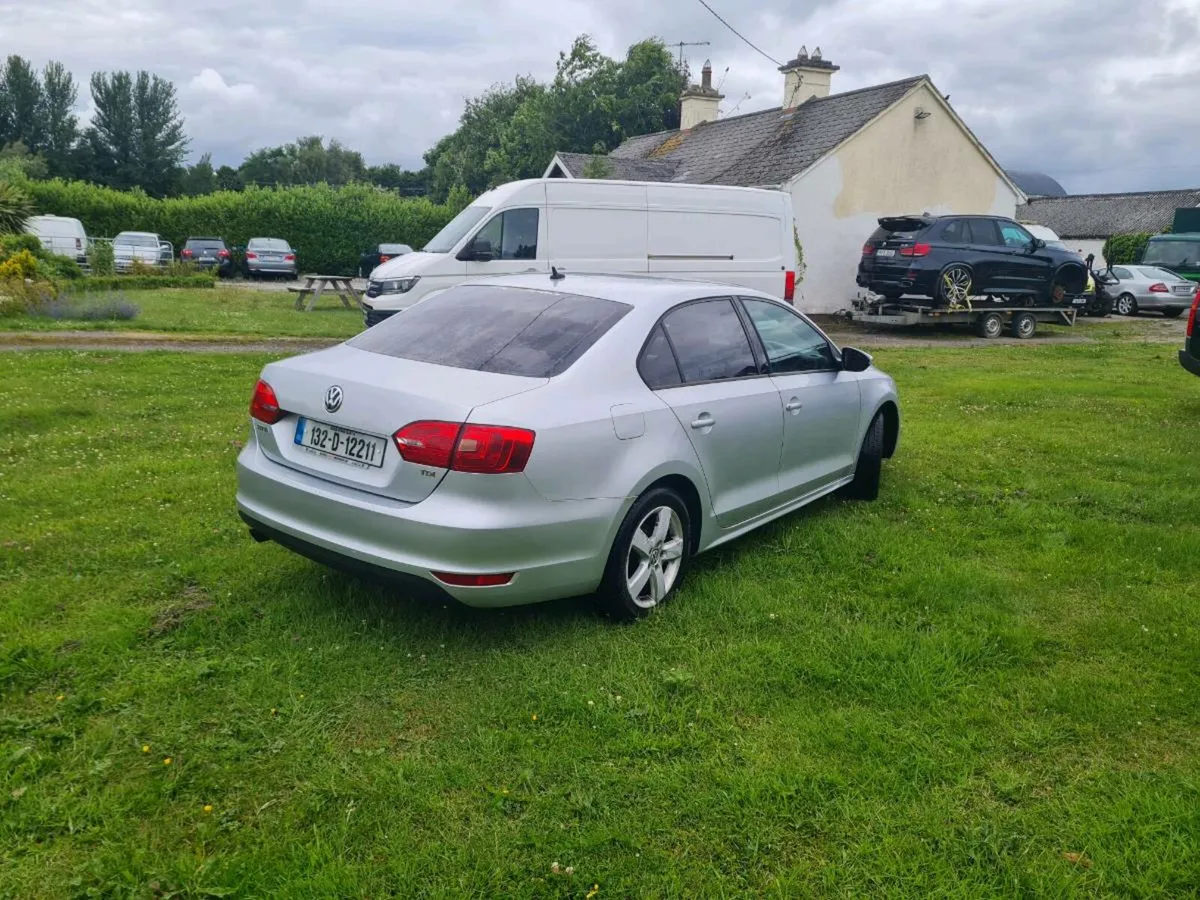 Volkswagen Jetta 2013 - Image 4