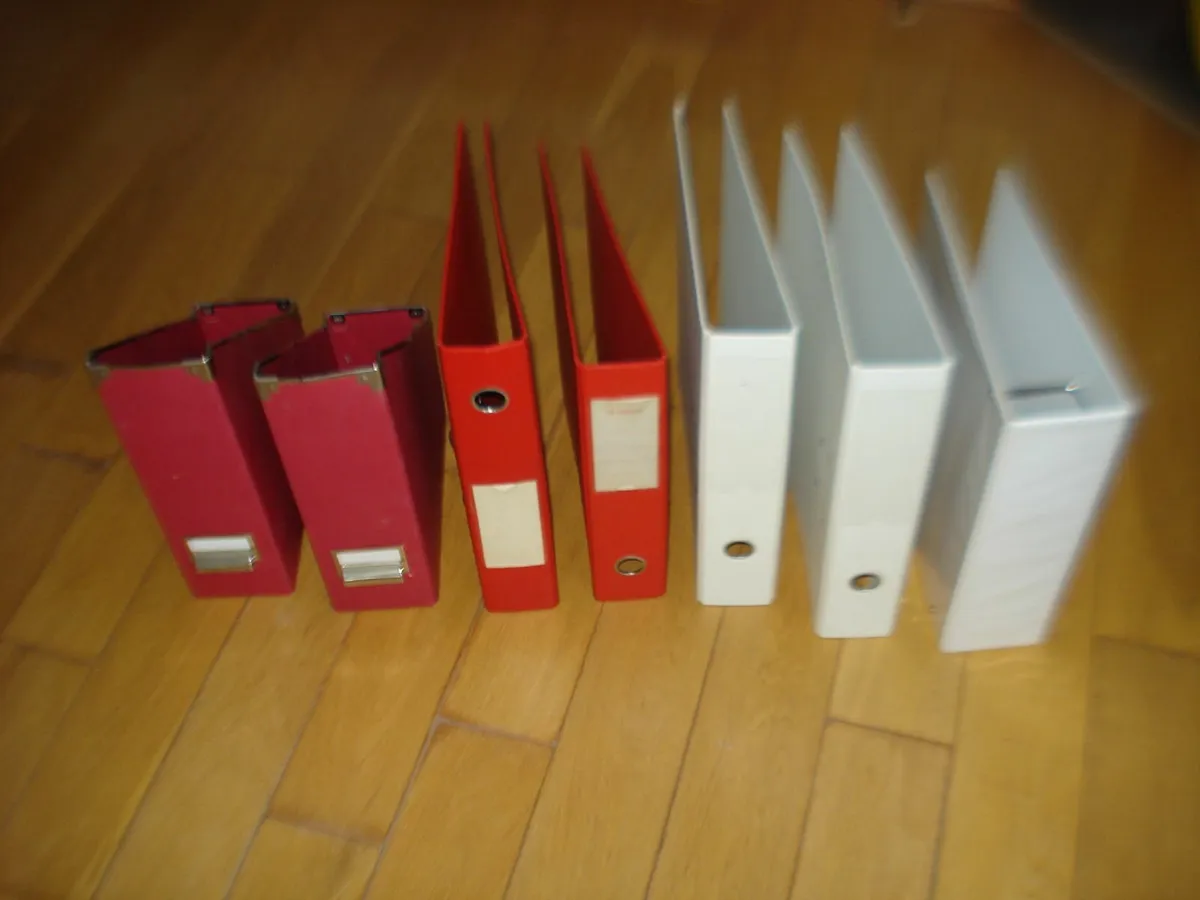 5 LEVER ARCH FILES & 2 MAGAZINE HOLDER FILES. - Image 2