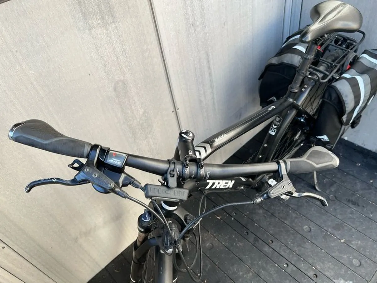 Trek Long Distance Touring bicycle (XL Frame) - Image 4