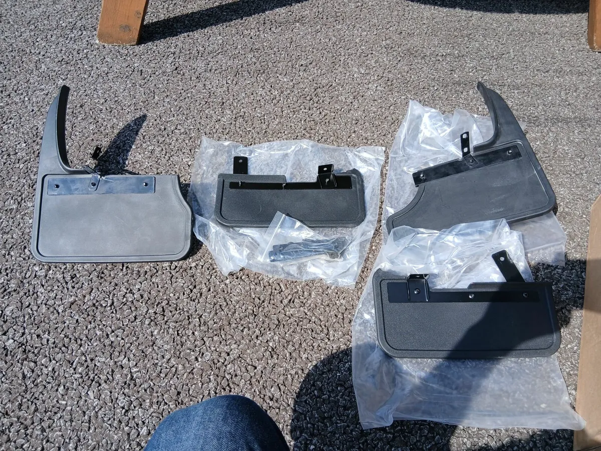 Vw Transporter towbar, lowering springs, mud flaps - Image 4
