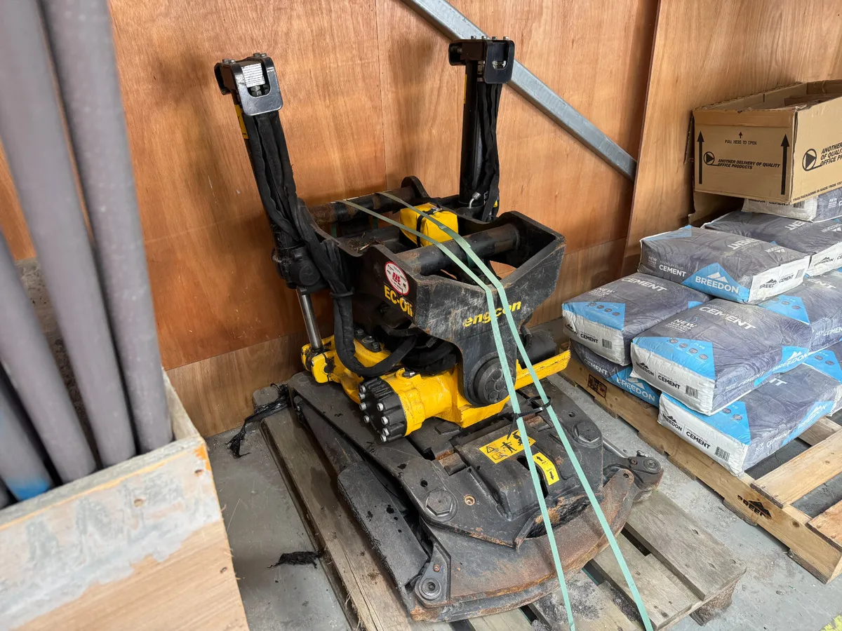UNRESERVED 2022 ENGCON TILT-ROTATOR FOR AUCTION - Image 4
