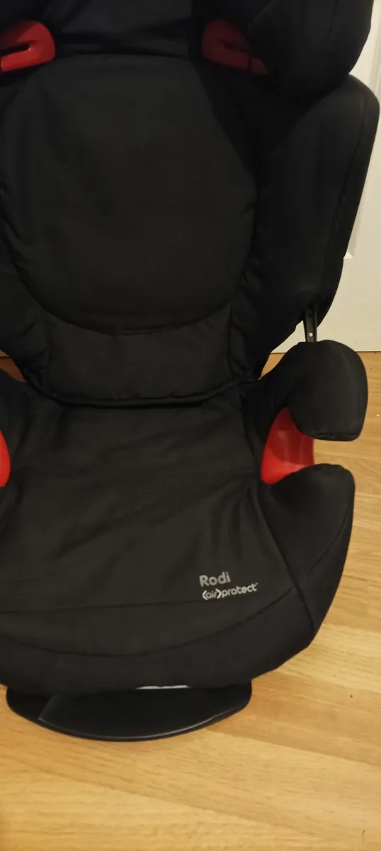 Maxi Cosi Car Seat - Image 2
