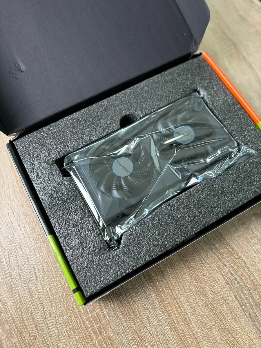 Gigabyte NVIDIA GeForce RTX 3050 EAGLE OC - 8GB - Image 4