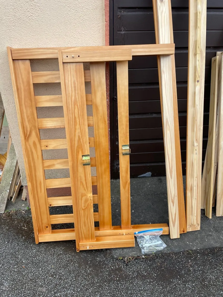 Small double 4 ft bed frame - Image 3