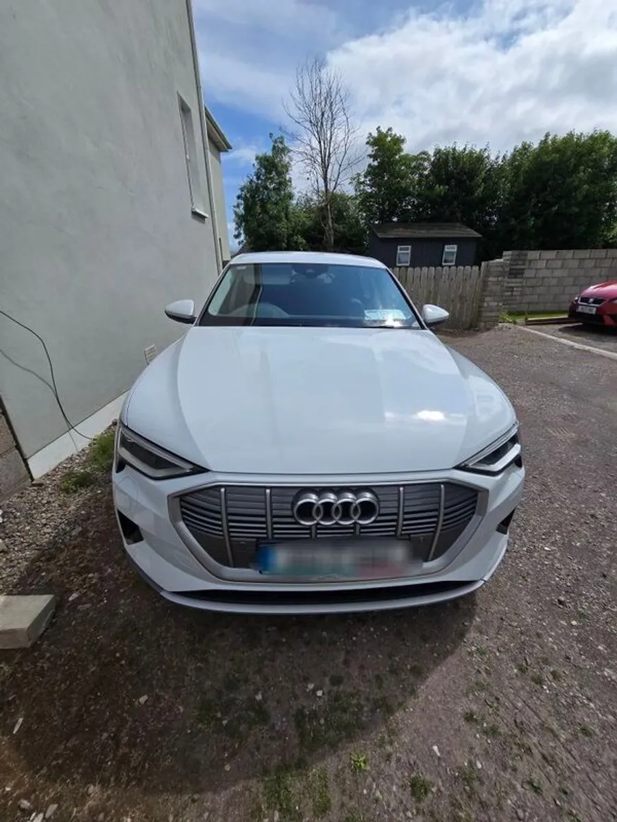 2020 Audi E-tron - Image 2