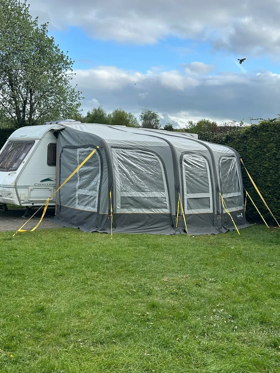 Caravan with awning - Image 1