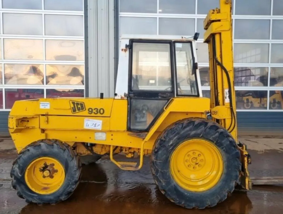 JCB rough terrain forklift 930 - Image 2