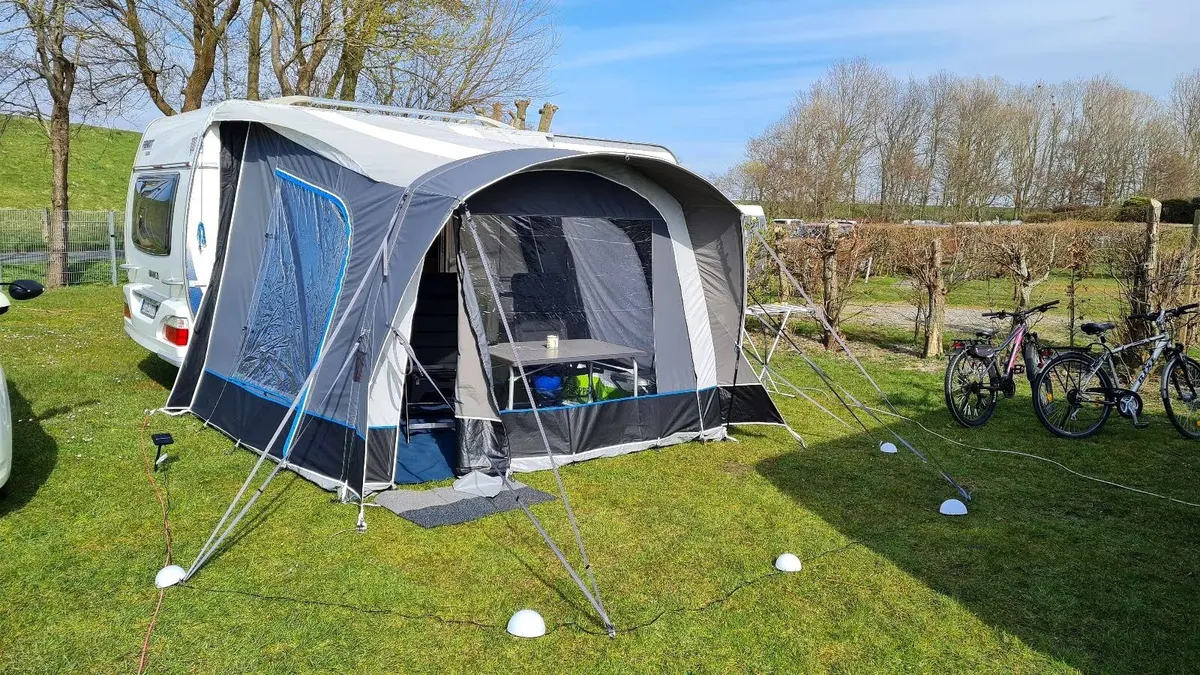 Ventura Vivo Air Awning 300x260cm With Pump - Image 4