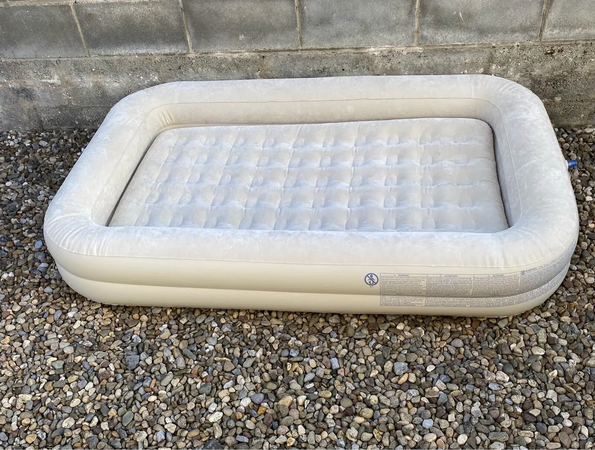 Intex inflatable Bed, pump & removable mattress - Image 2