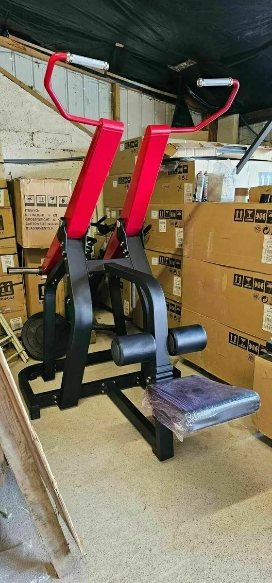 Plate Loaded Lat Pull Down Machine (Gym Weights) - Image 1